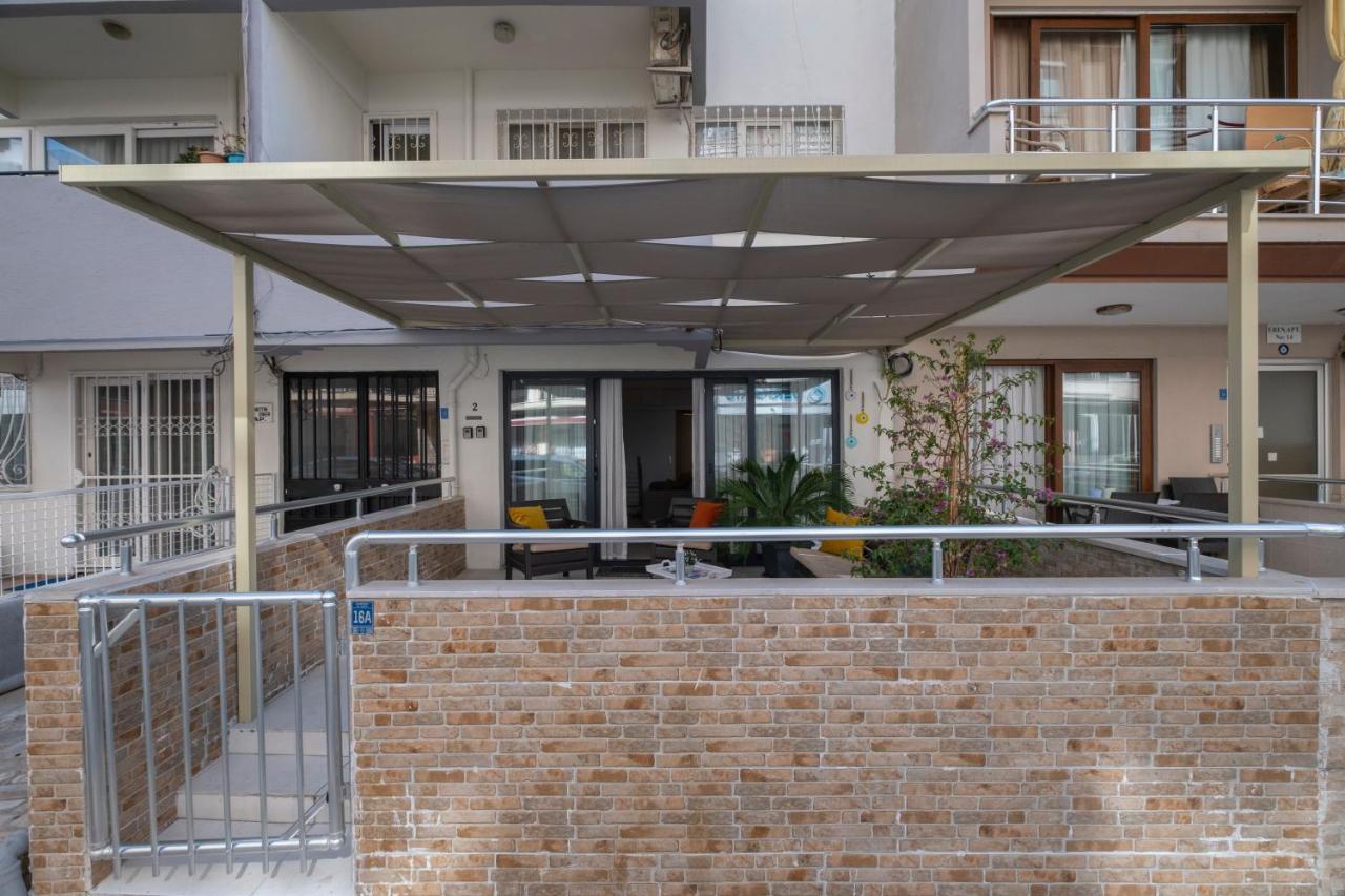 Ezgi'S Apartment With Terrace In Marmaris Eksteriør billede