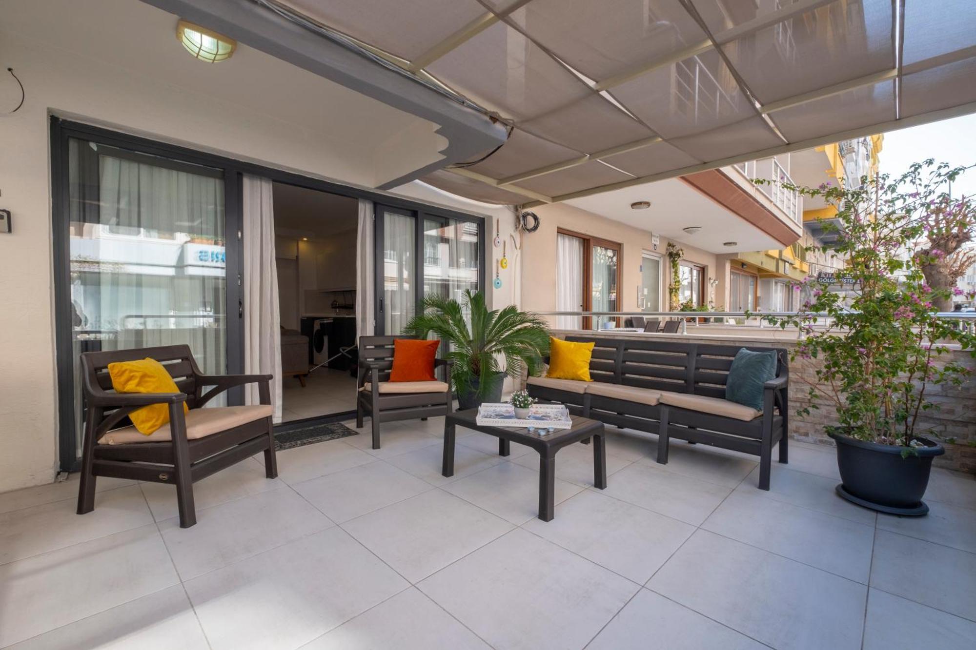 Ezgi'S Apartment With Terrace In Marmaris Eksteriør billede